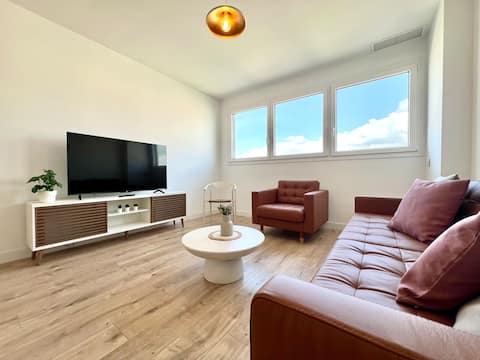 Propiedad de Airbnb exitosa: Skyline VII Pool & Coworking by ELE Apartments en Martiricos