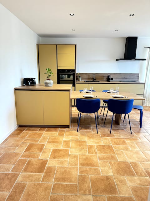 Top Airbnb: Large Apartment Downtown 2 Bedrooms à Porto Vecchio