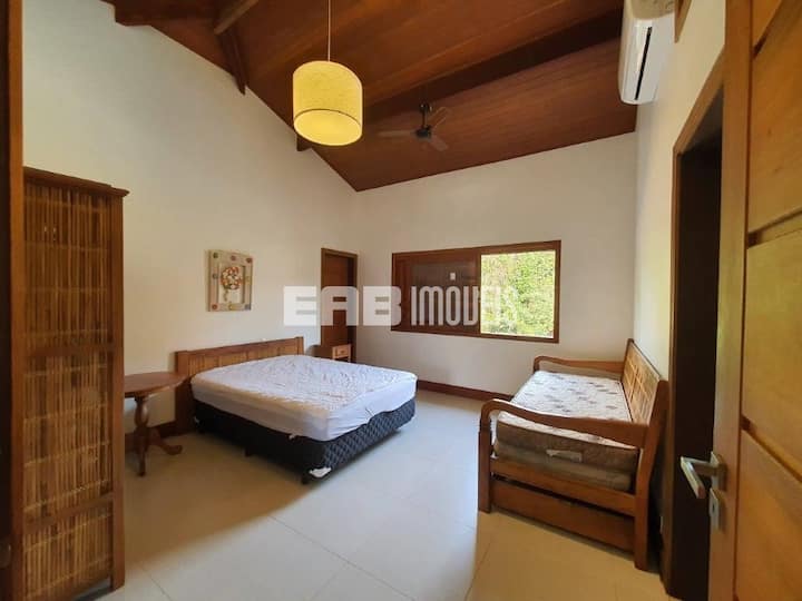 საძინებელი 4