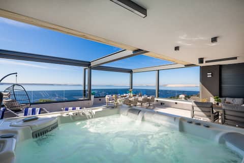 LaVida Penthouse; Jacuzzi  Sauna & Sunset Sea View