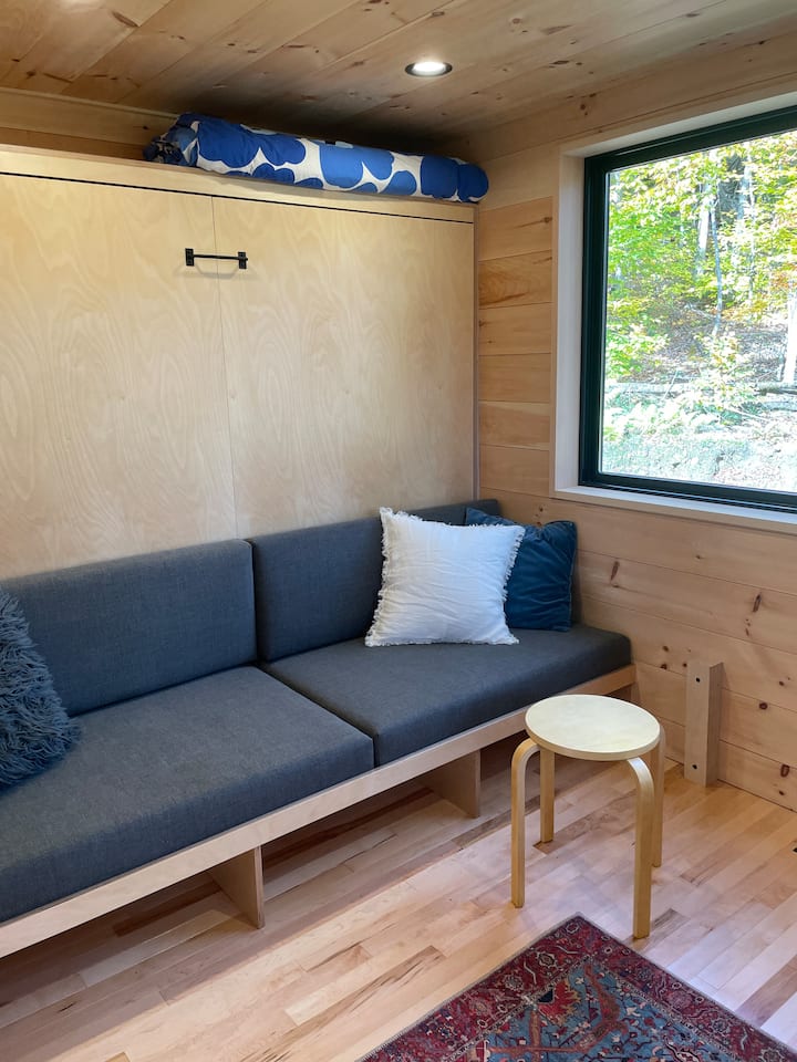 Modern Tiny House In The Woods - Vermont