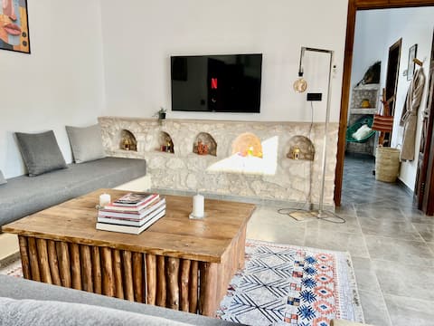 Top Airbnb: Large villa: charm and comfort in Aguerd