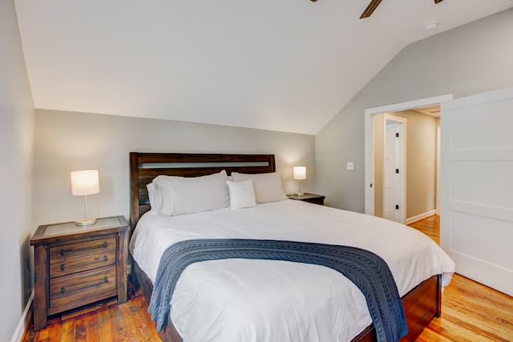 2 bedrooms w/ king beds and private bathrooms.