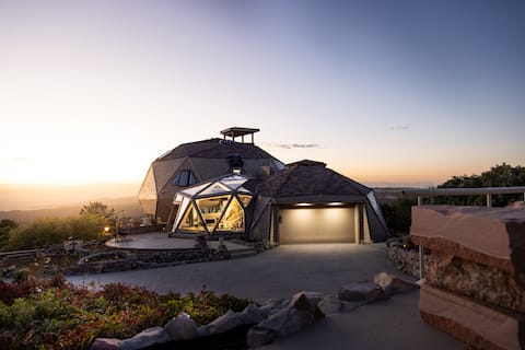 The KingDome: Unique Luxe Escape near Denver, CO