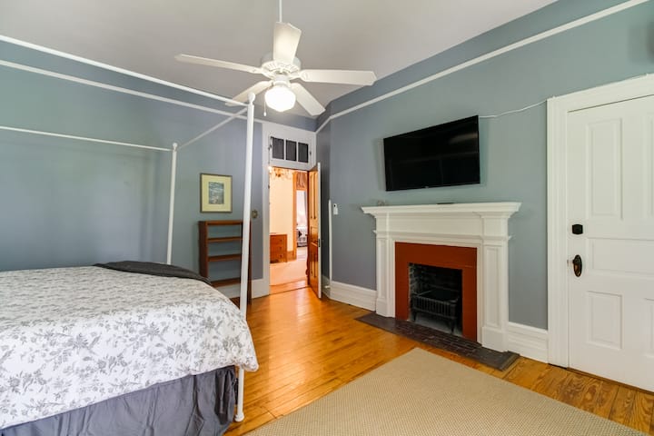 Bedroom #6 w/ king bed and smart TV