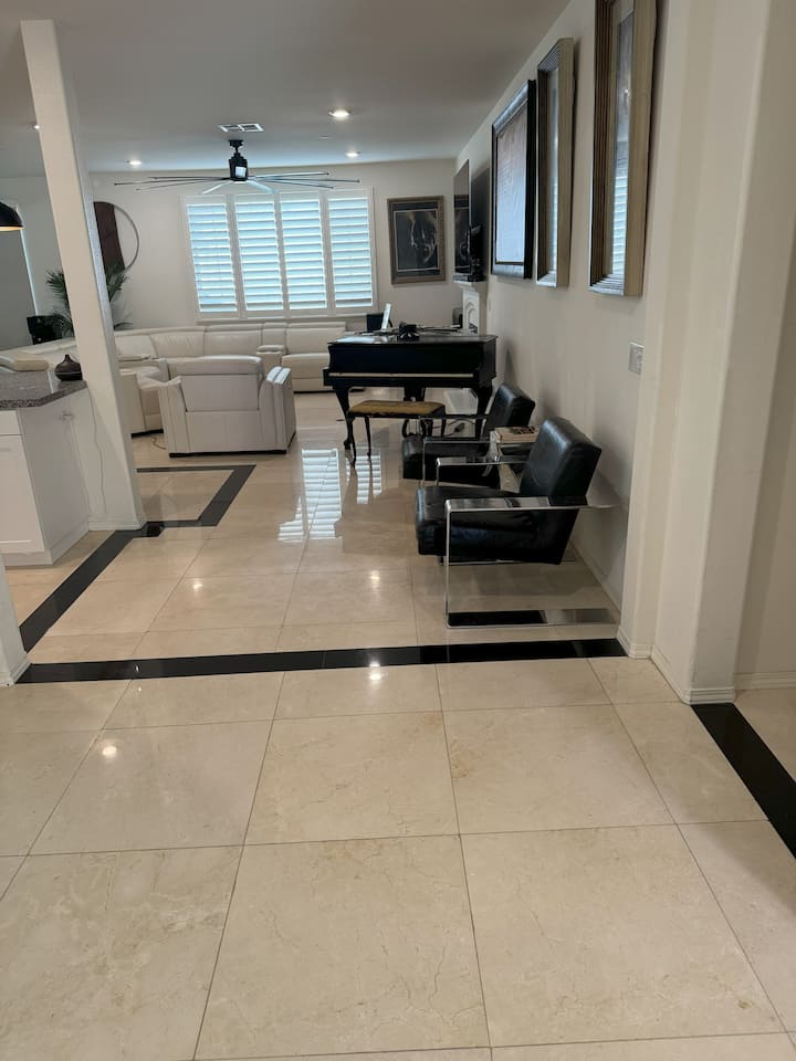 Elegant Haven W/ Luxe Gen Suite - Menifee, CA