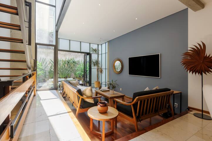 Premium 2BR Duplex w/Terrace in Iconic Building gallery image 3