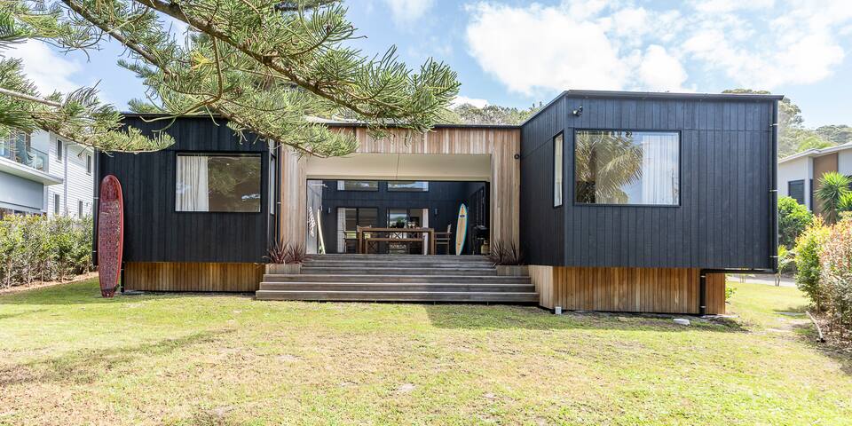 Barrels – Boomerang Beach gallery image 5