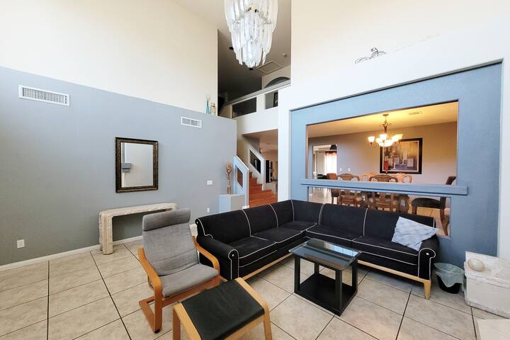 Palm Villa: Private Pool, Ping Pong, 3300 sq ft gallery image 4