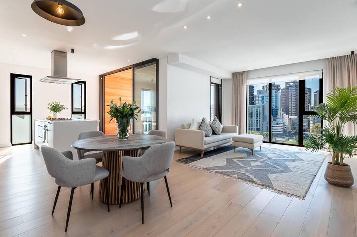 Top Floor Living | De Waterkant gallery image 2