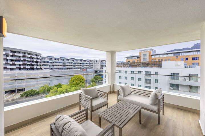 Newlands Peak 2-Bedroom Unit gallery image 3