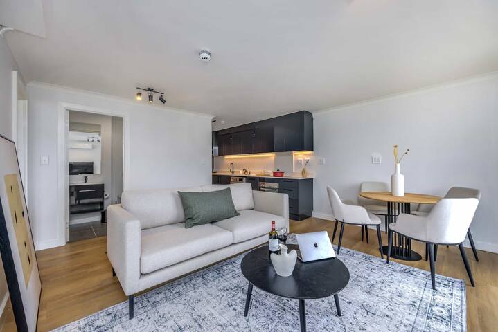 Newlands Peak 2-Bedroom Unit gallery image 2