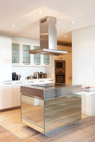 Apartment on the Waterfront gallery image 5