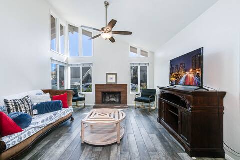 Charming & Cozy 4B Home
