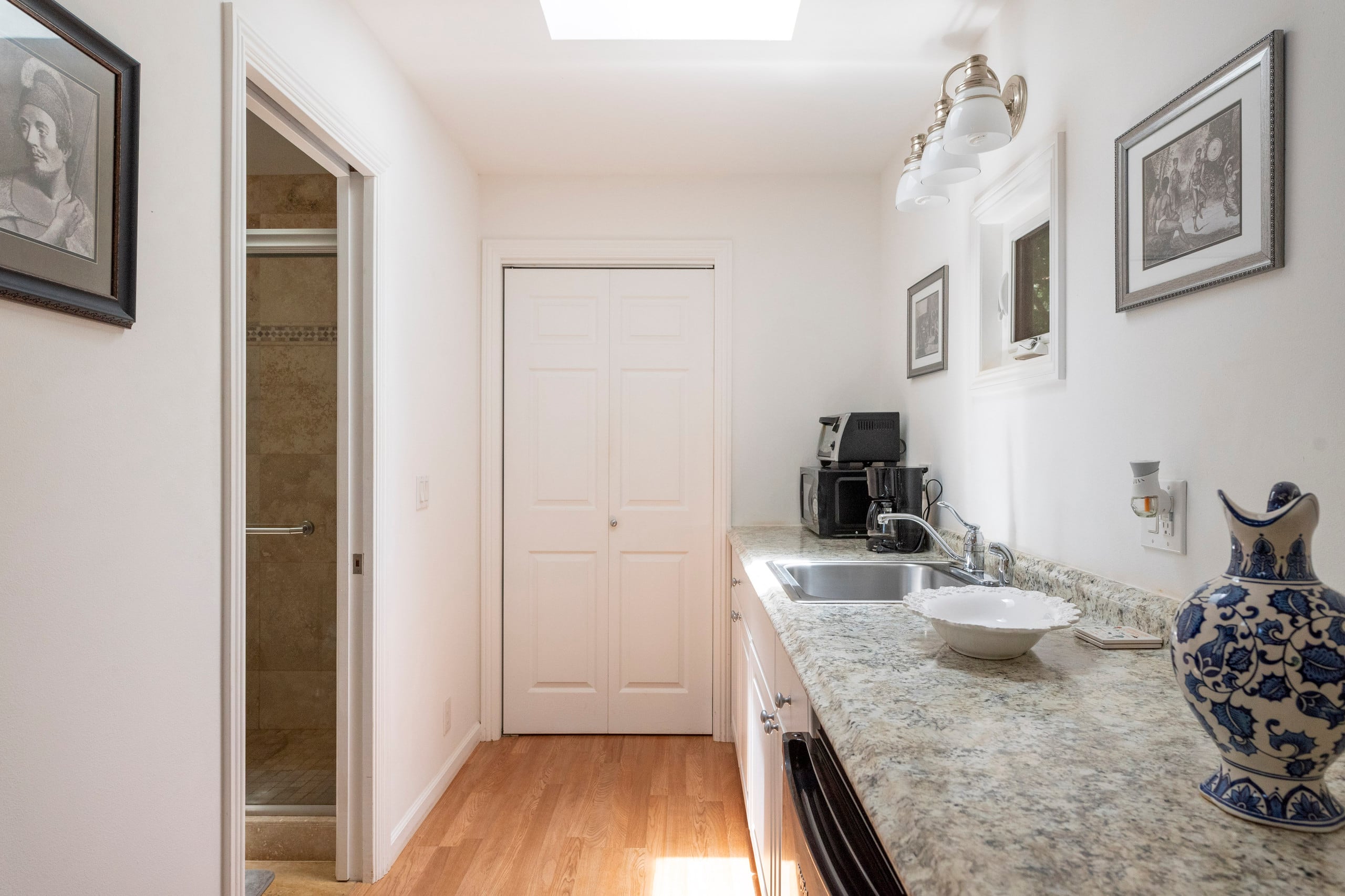 Home in Paia · ★4.88 · 1 bedroom · 1 bed · 1 bath - Photo 6