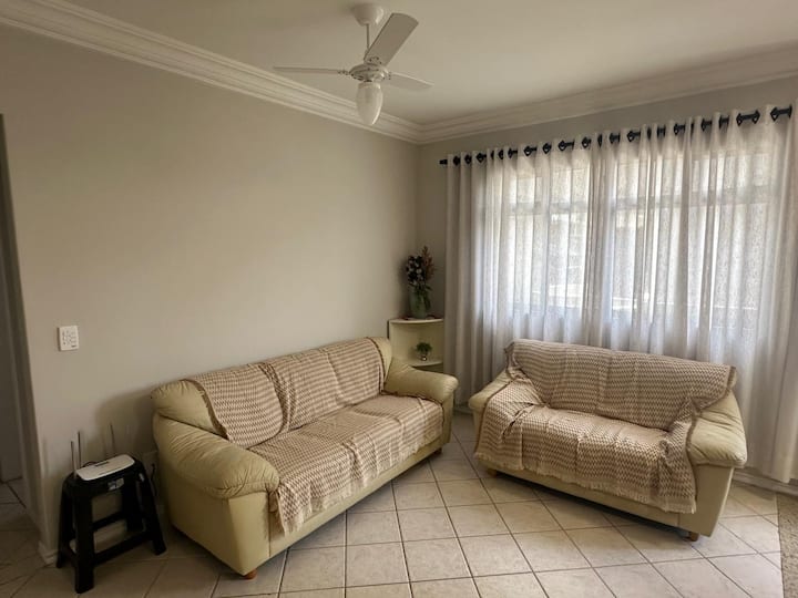 Apartamento Prédio Frente Mar,   
 Com 3 Camas. - Pôrto Belo