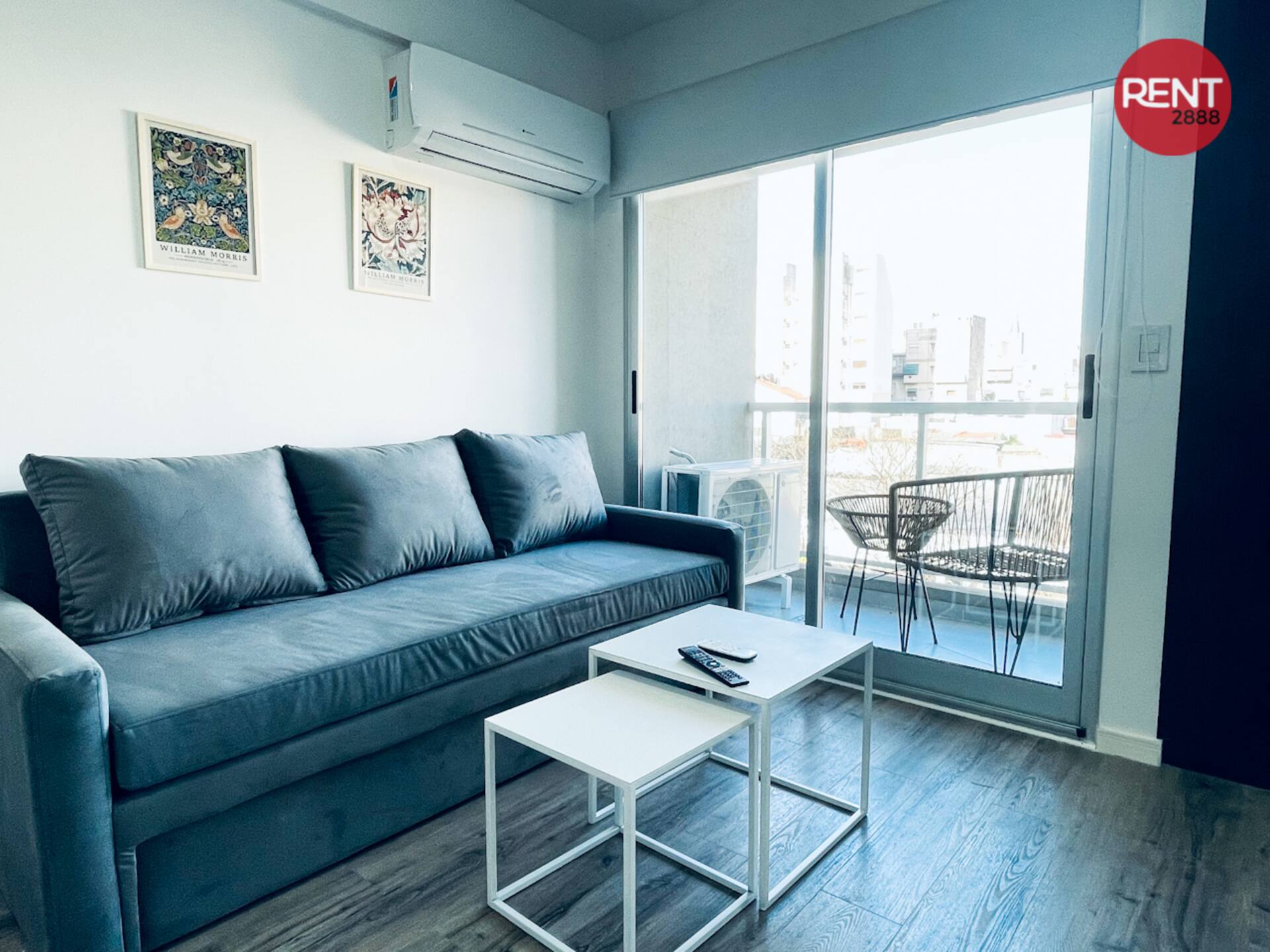 Apartamento novo com 1 quarto e varanda em Almagro