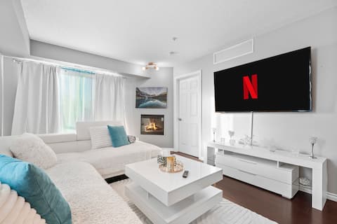 Successful Airbnb property: Bright & Elegant Retreat with AC & UG parking in Central Mc Dougall
