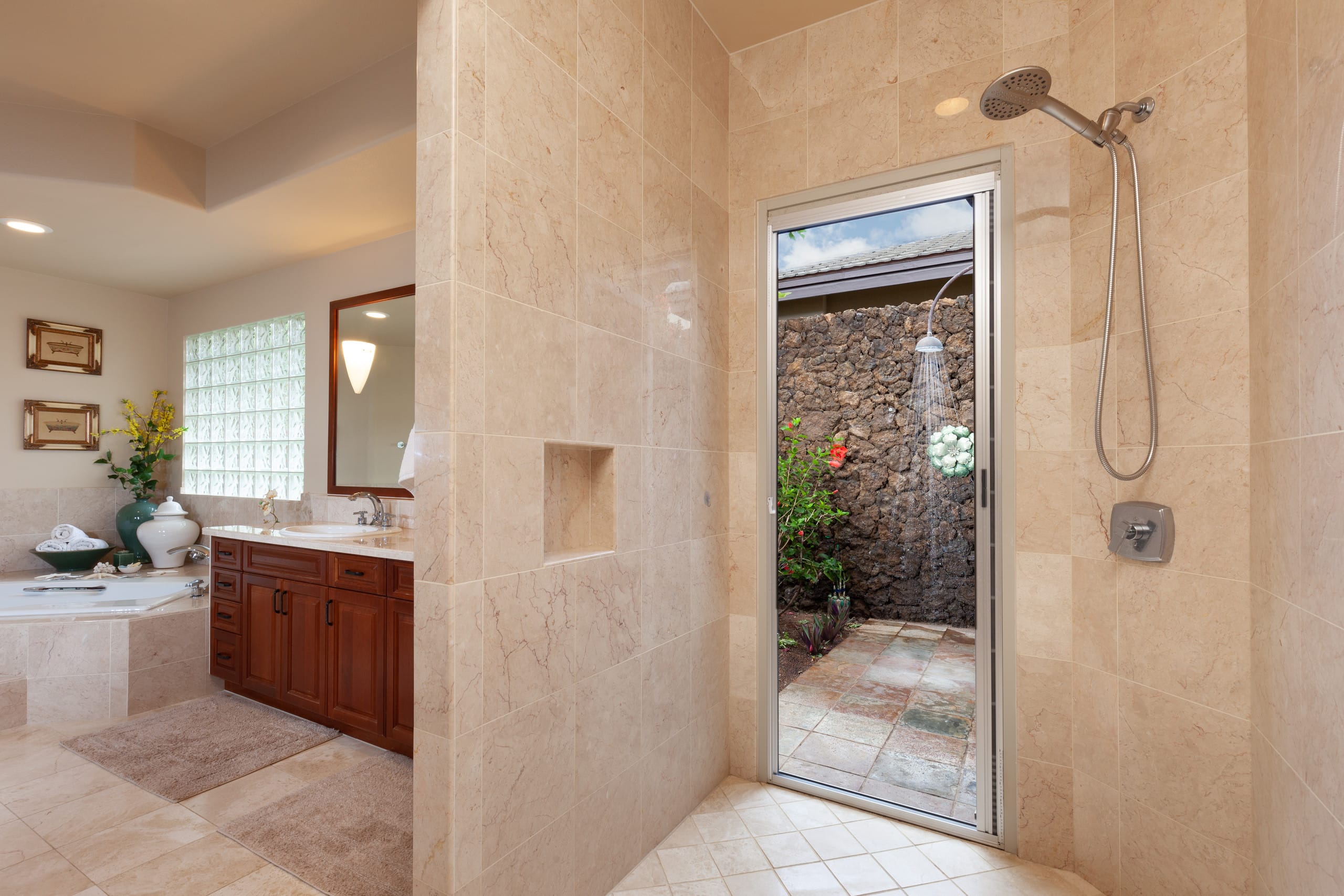 Home in Waimea · ★5.0 · 3 bedrooms · 3 beds · 3.5 baths - Image 13