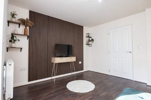 Top performing Airbnb: Quiet House · Garden · 2 Car Parking · Co-Op Live in Ardwick