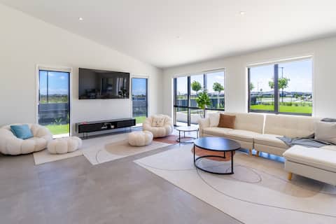 Elegant 4BR Family Retreat with Garage