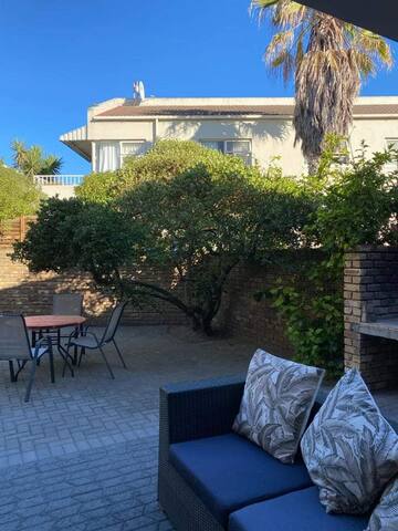 Coraldu Beach house gallery image 2