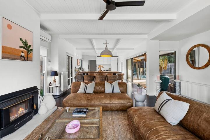 River Chic! – with pool. gallery image 4