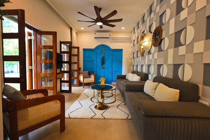 Living room image 8