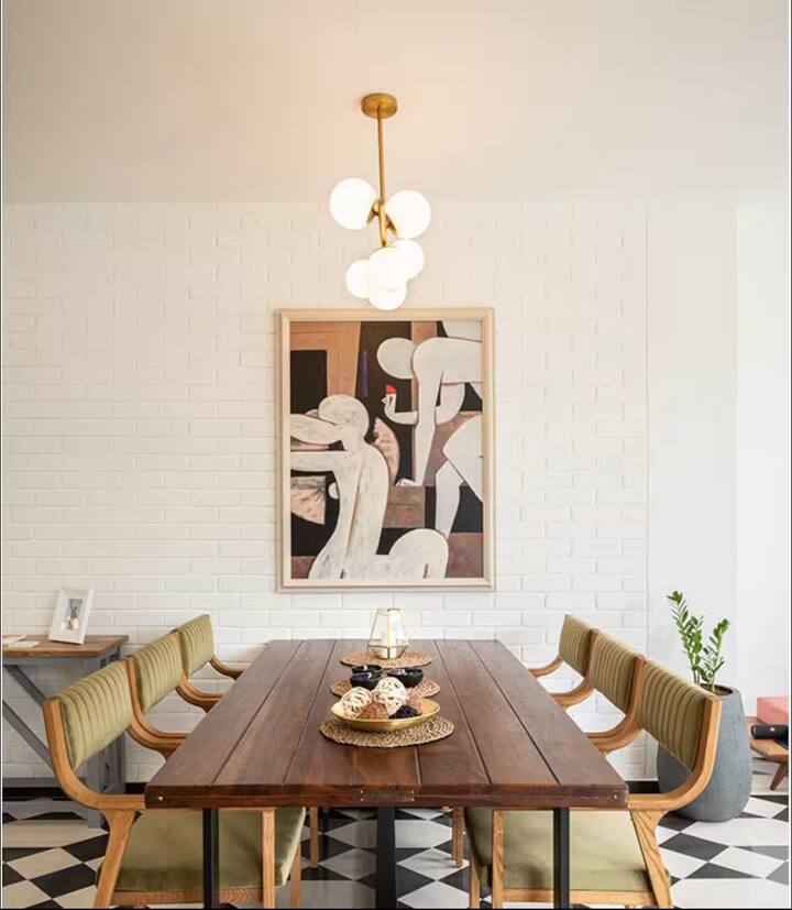 Dining area image 1