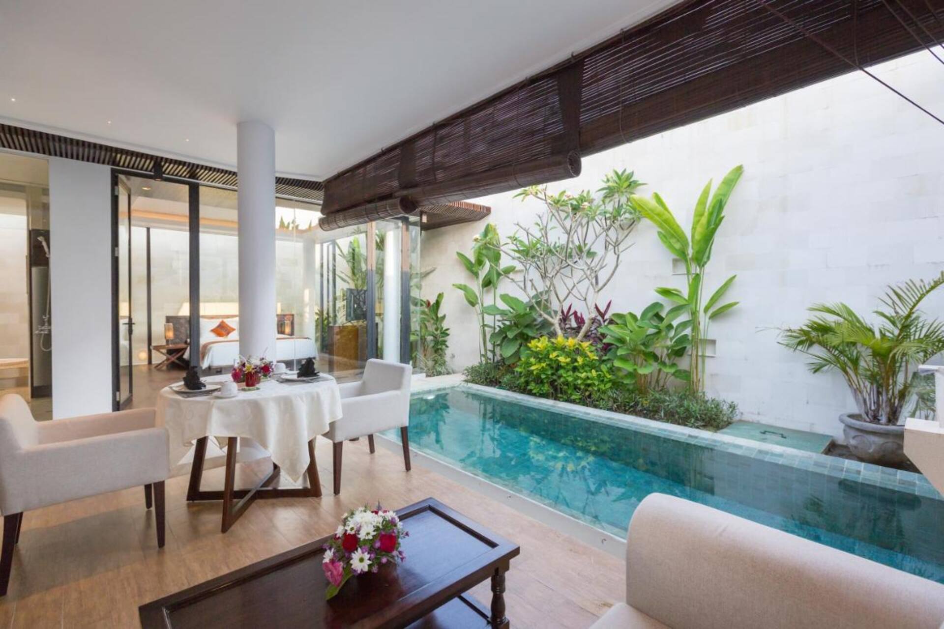 Romantic Statue Vista Private Villa in Bali 2