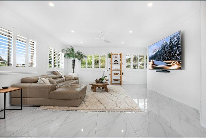 City-View Sanctuary with Tropical Poolside Retreat gallery image 4