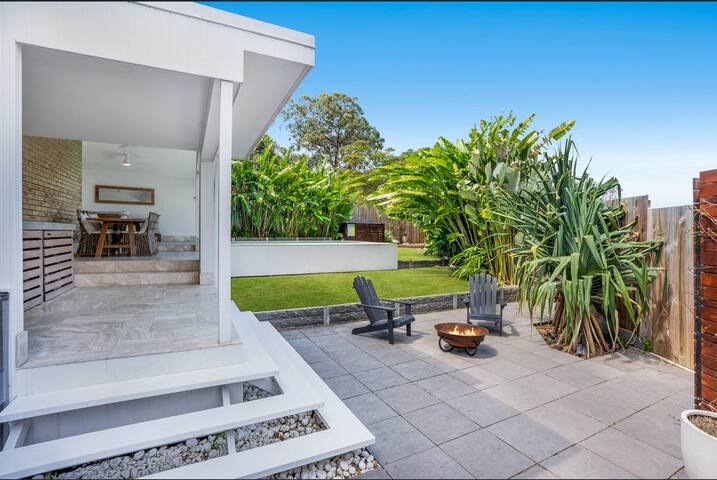 City-View Sanctuary with Tropical Poolside Retreat gallery image 3