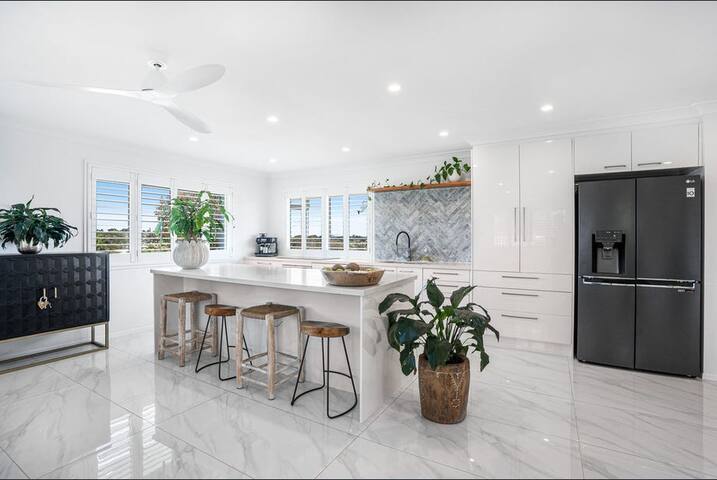 City-View Sanctuary with Tropical Poolside Retreat gallery image 5