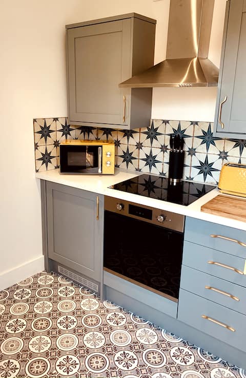 Successful Airbnb property: The Helm Studio - Free Parking in Humberston