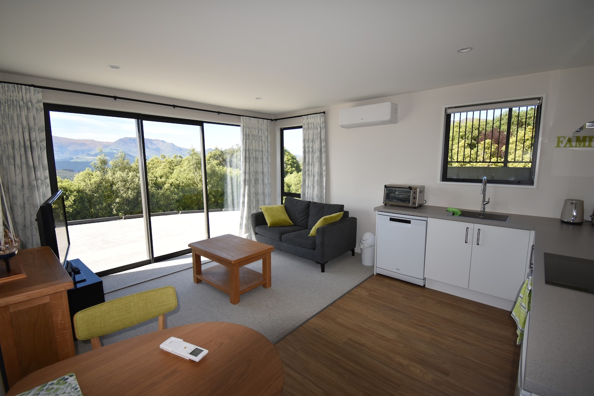 Successful Airbnb property: Wow! The view is stunning. in Banks Peninsula