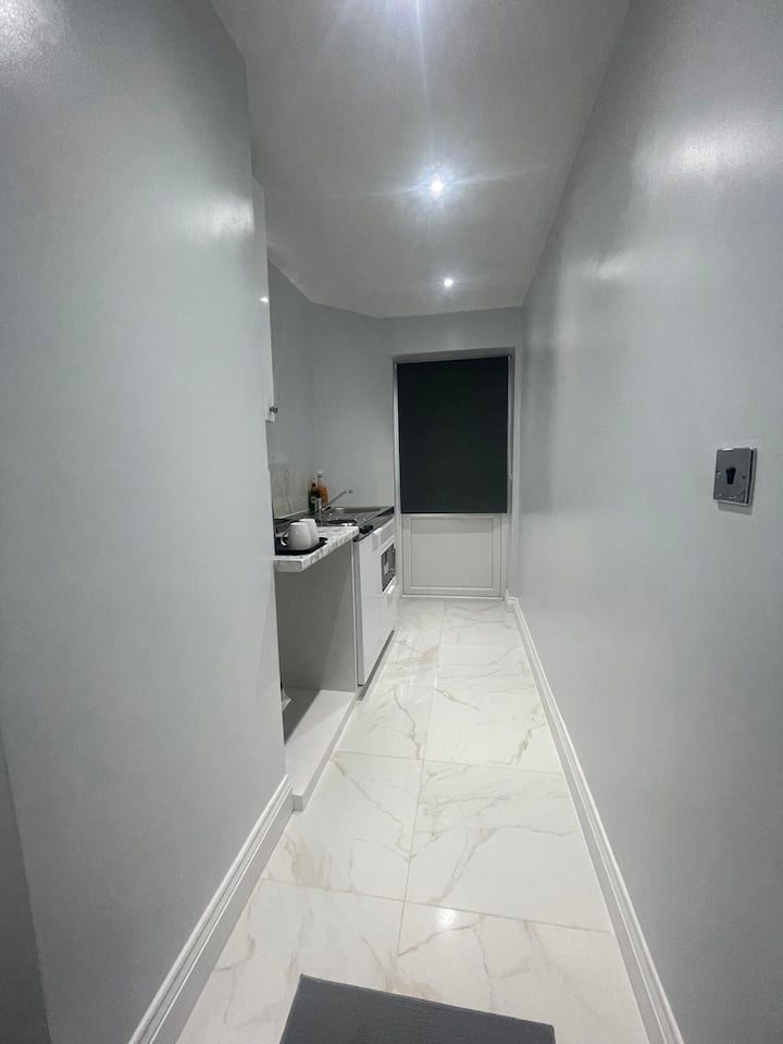 Premium Studio Flat Romford, London. (Newly Built) - Brentwood