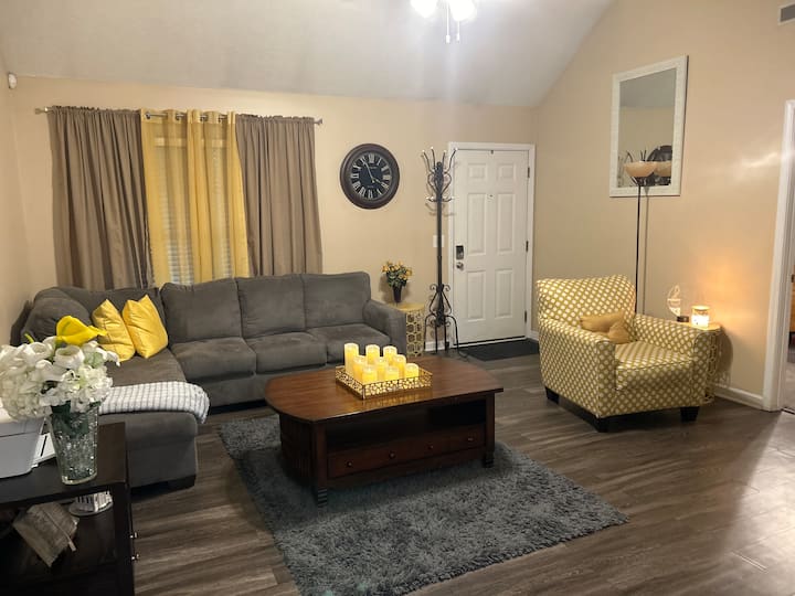 Cozy Home In La Vergne! - Smyrna, TN