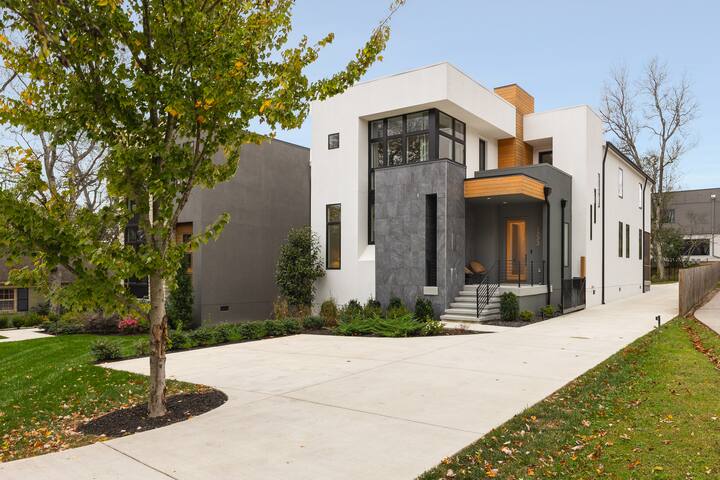 Modern Beauty in Green Hills w/ 2 Patios, Garage