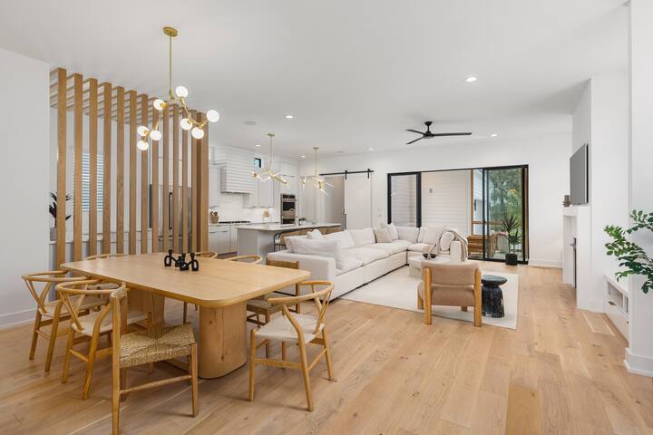 Modern Beauty in Green Hills w/ 2 Patios, Garage gallery image 5