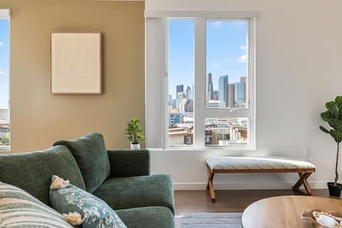 Popular Airbnb listing: Modern Gem in Little Tokyo-Free Parking-DTLA Views in East Los Angeles