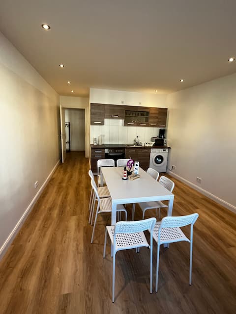 Top Airbnb: Deluxe XXL City Apartment in Friedrichstadt