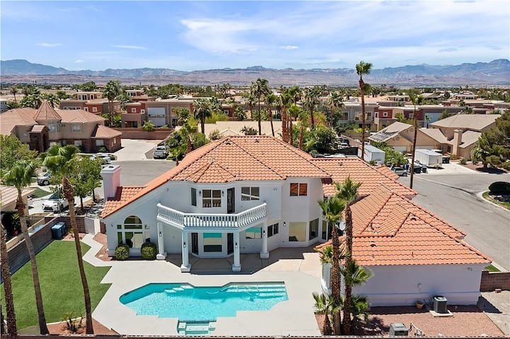 5br Luxury Oasis Pool &Karaoke Near Strip Secure - Las Vegas, NV