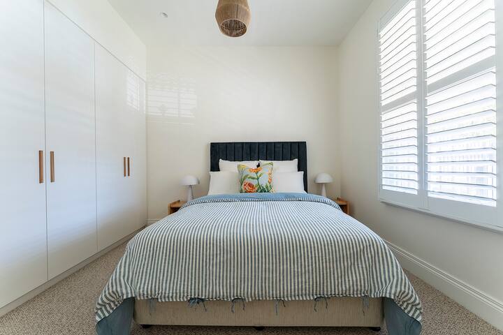 Clovelly House gallery image 3