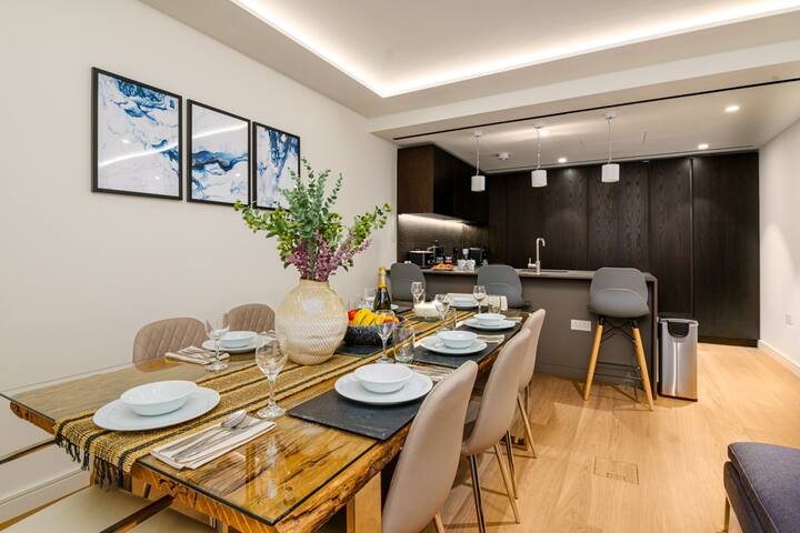 Stylish 4BD Mews House Close to Paddington gallery image 2