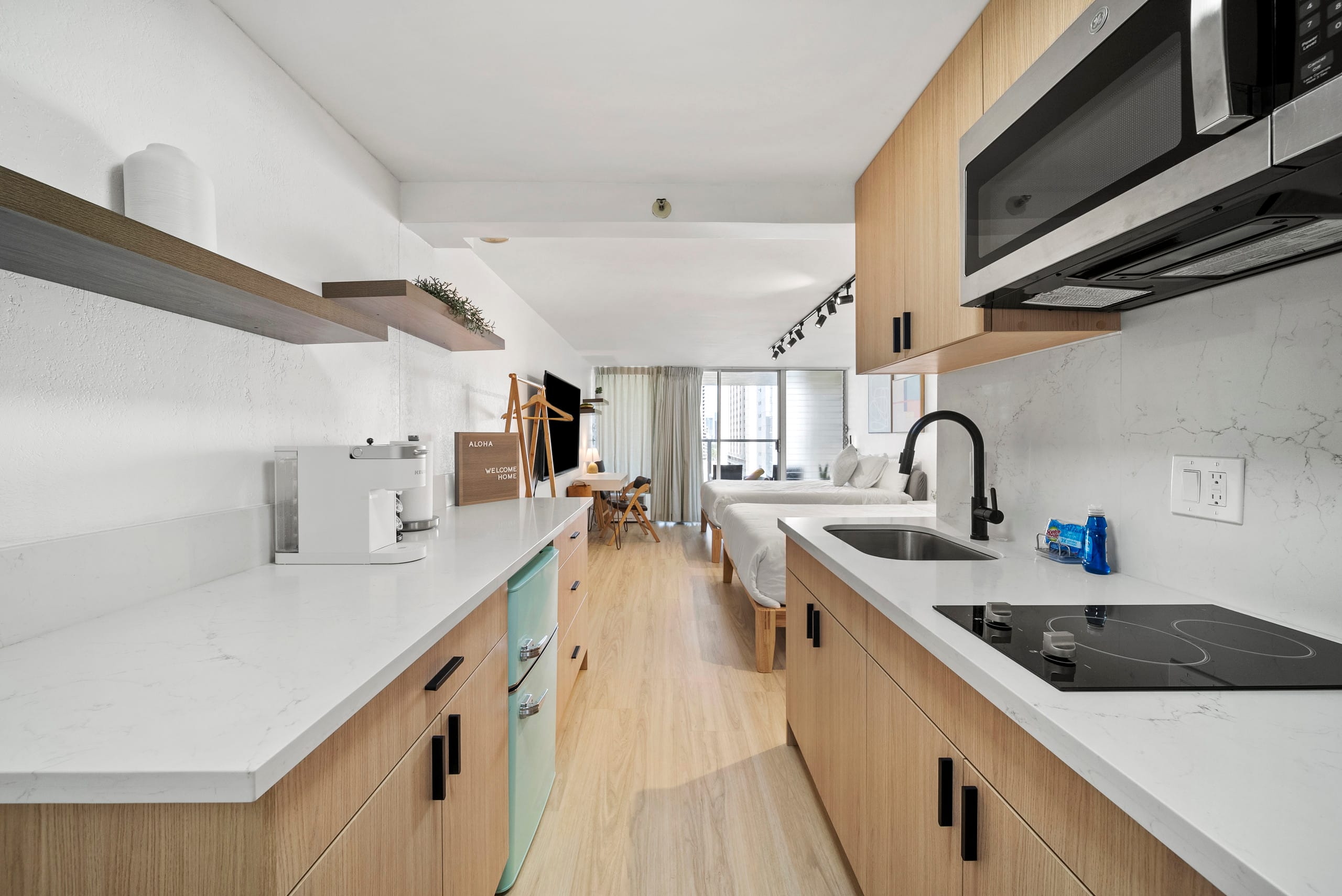 Cozy Modern Studio Close to Waikiki Beach - Image 2