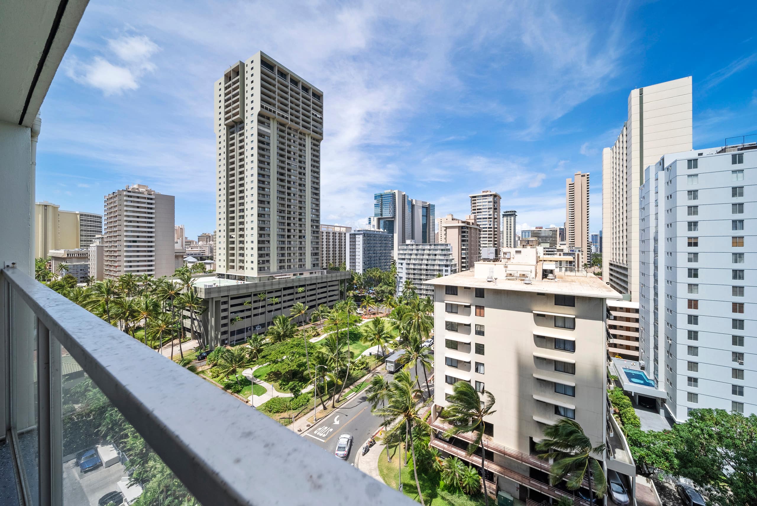 Cozy Modern Studio Close to Waikiki Beach - Image 25
