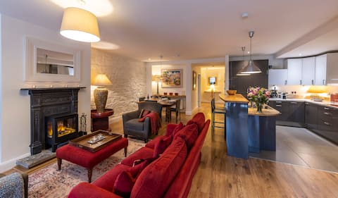 Top Airbnb: 2 Bed Apartment in Georgian Dublin in Grand Canal Dock