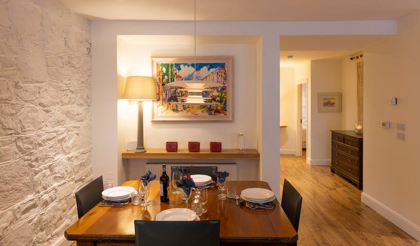 2 Bed Apartment in Georgian Dublin gallery image 4
