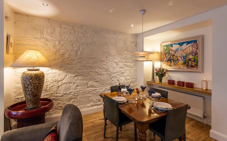 2 Bed Apartment in Georgian Dublin gallery image 3