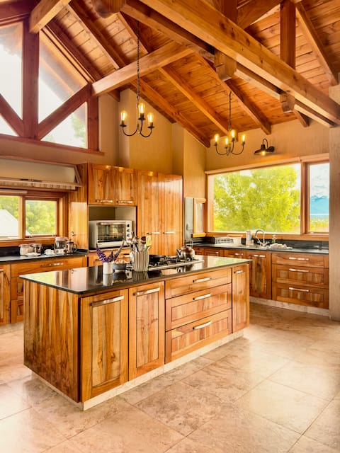 Los Maitenes by the Lake